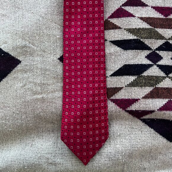Geoffrey Beene Tie - Picture 1 of 3